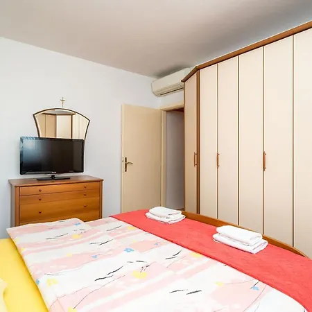 Spacious Three Bedroom Apartment Dubrovnik