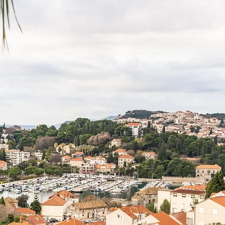 Spacious Three Bedroom Apartment Dubrovnik